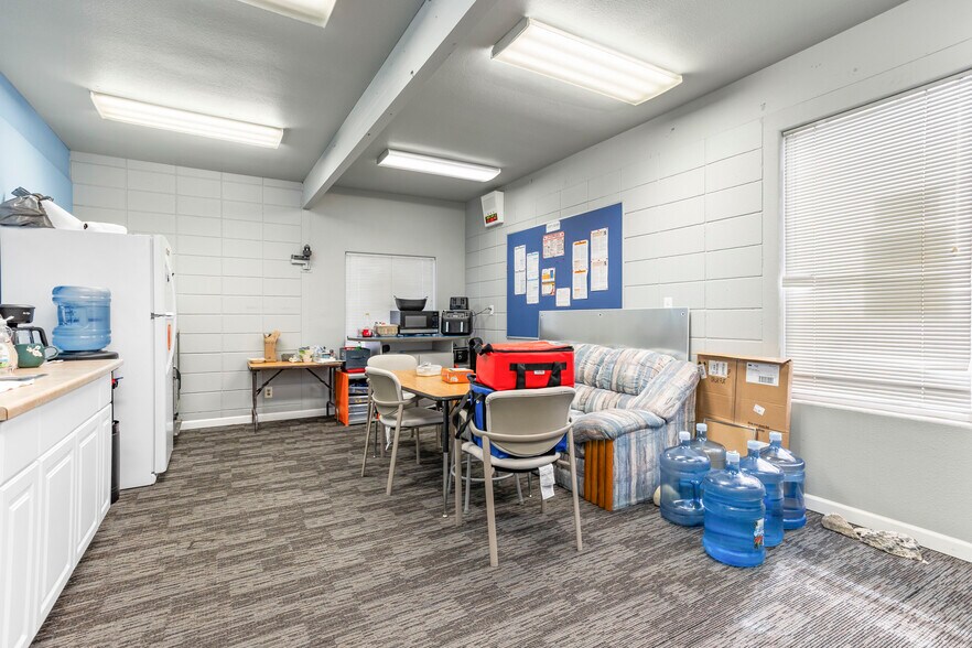 More Photos Of 611 W Columbia St, Pasco Office For Sale