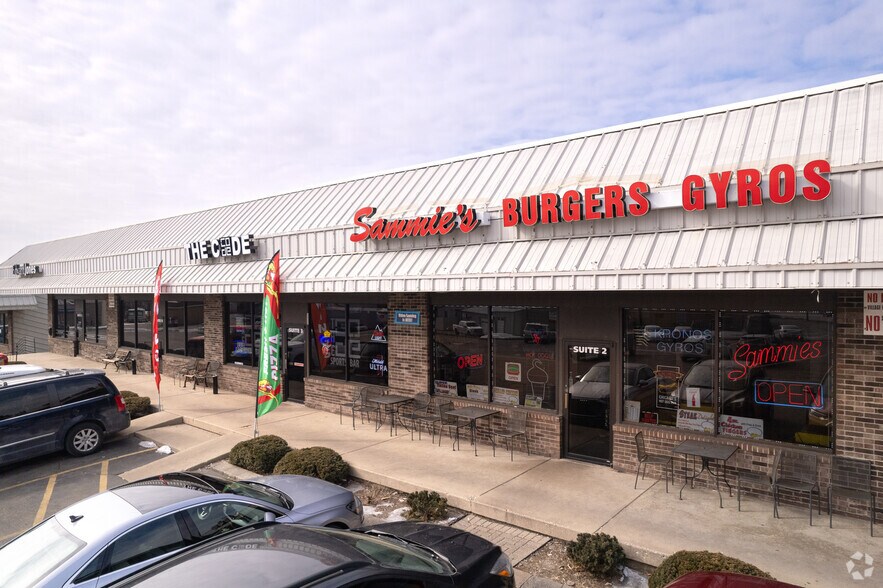 More Photos Of 210-216 N Milwaukee Ave, Lake Villa Storefront For Lease