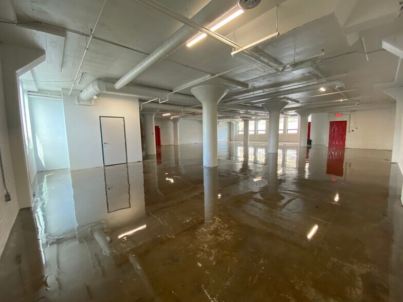 More Photos Of 1729 N 2nd St, Minneapolis Flex For Lease