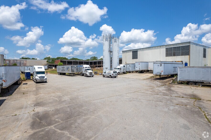 More Photos Of 4 Sixth St, Griffin Manufacturing For Sale