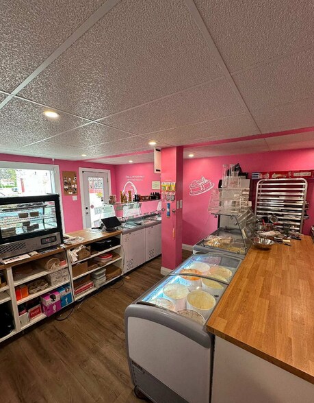 More Photos Of 116-118 High St, Sutton West Storefront For Lease