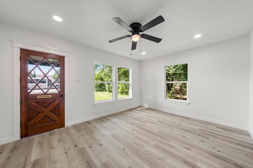 More Photos Of 103 E Stegall Rd, Robinson Specialty For Sale