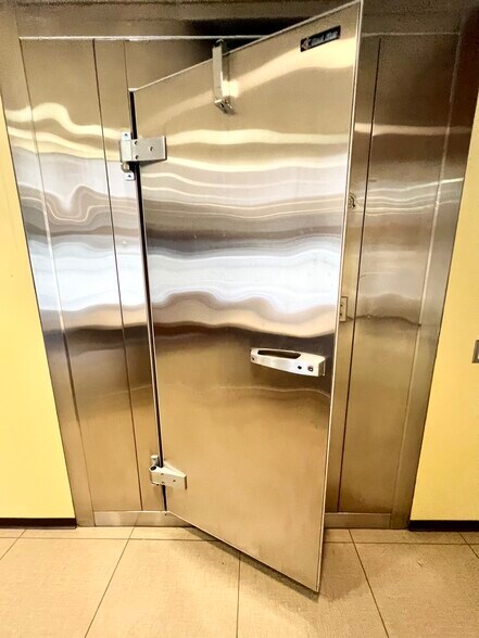 More Photos Of 5730 Uplander Way, Culver City Office For Lease