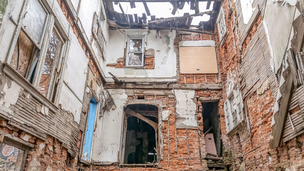 More Photos Of 1145 Thurman St, Camden Apartments For Sale