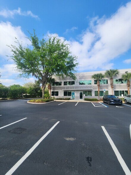 More Photos Of 6457 Hazeltine National Dr, Orlando Warehouse For Sale