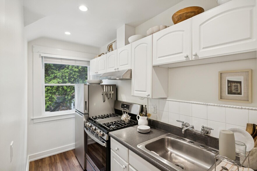 More Photos Of 525 Hamilton Ave, Palo Alto Apartments For Sale