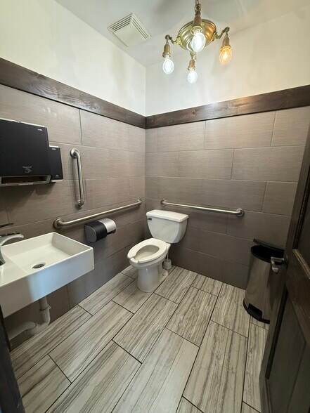 More Photos Of 810 Center St, Lewiston Restaurant For Sale