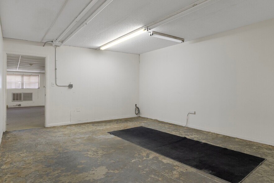 More Photos Of 377 Highway 40 W, Inglis Flex For Lease