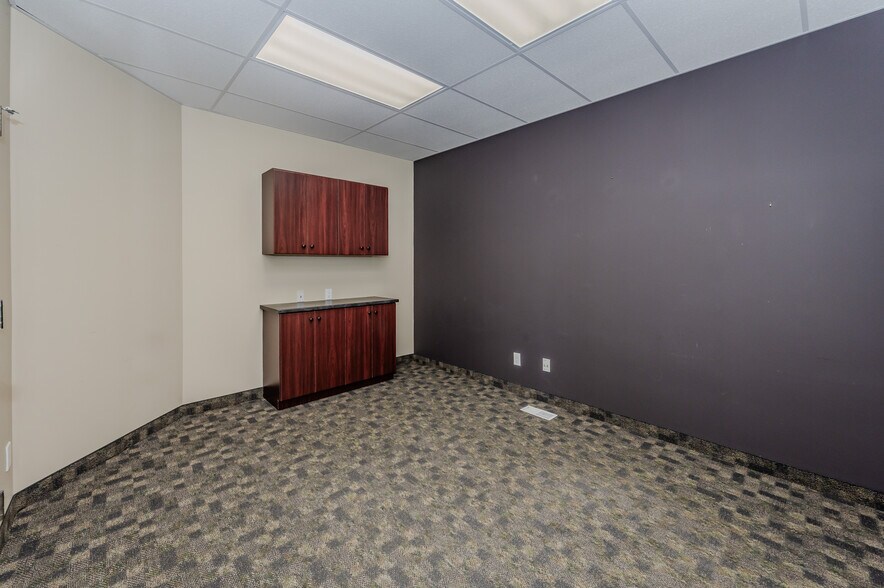 More Photos Of 90 Earl Martin Dr, Woolwich Medical For Lease