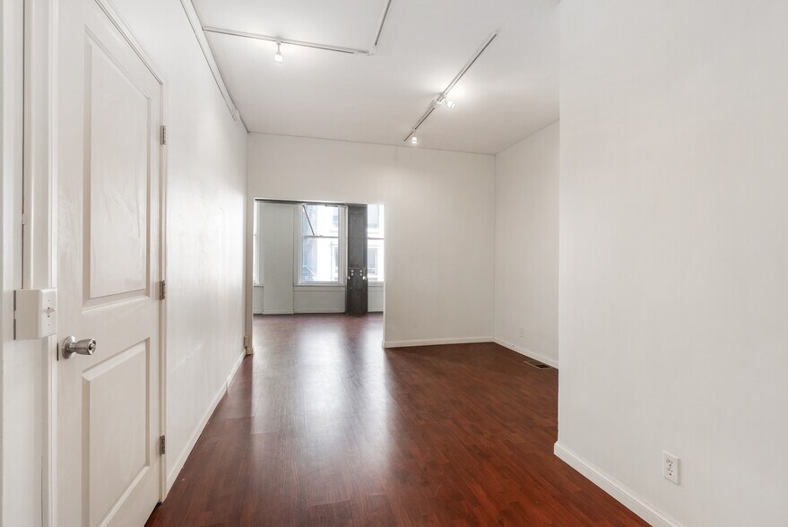 More Photos Of 227-231 Kearny St, San Francisco Storefront Retail Office For Lease