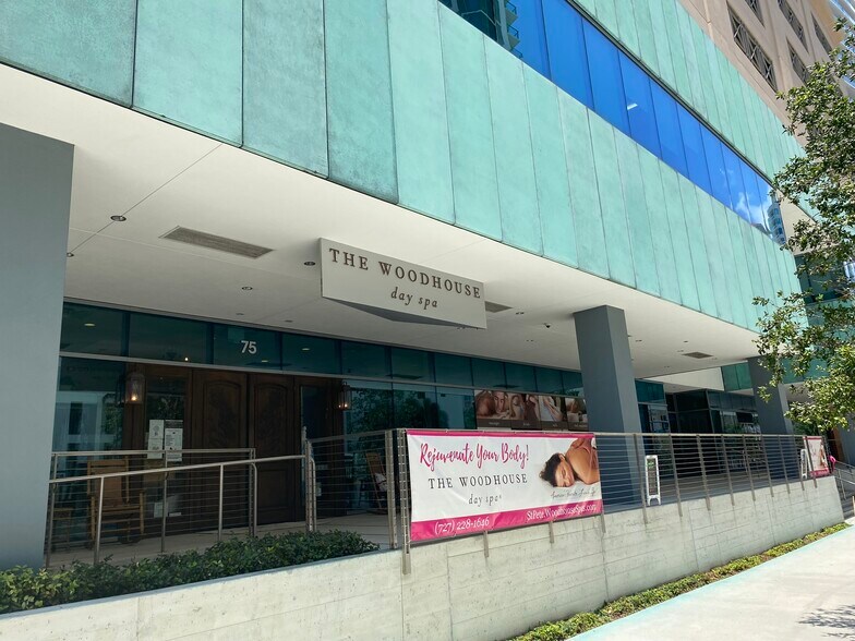 More Photos Of 55 1st Street South, Saint Petersburg Parking Garage For Lease