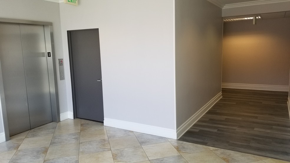 More Photos Of 15130-15132 Ventura Blvd, Sherman Oaks Office For Lease