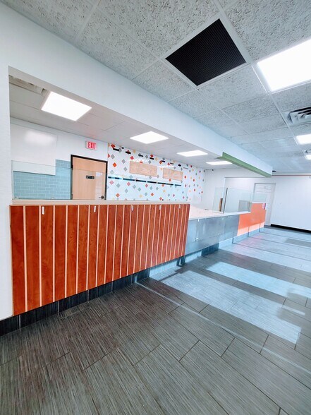 More Photos Of 4313 NW Cache Rd, Lawton Convenience Store For Lease