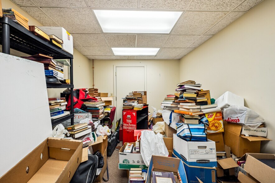 More Photos Of 207 Hawthorne Ave, Saint Joseph Warehouse For Sale