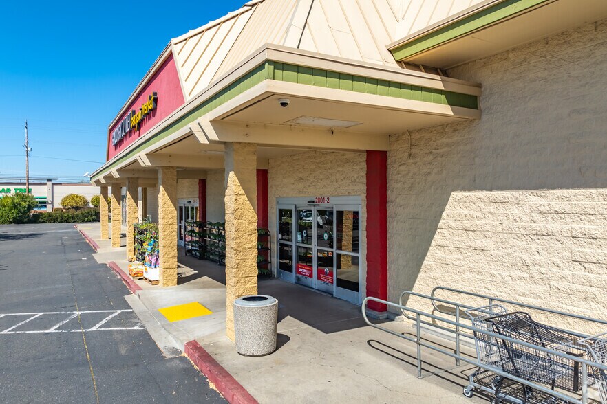 More Photos Of 2801 Zinfandel Dr, Rancho Cordova Freestanding For Lease