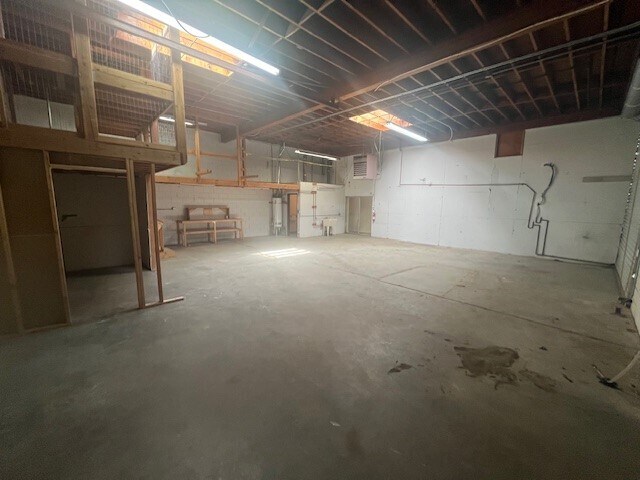 More Photos Of 152 Kennedy Ave, Campbell Warehouse For Lease