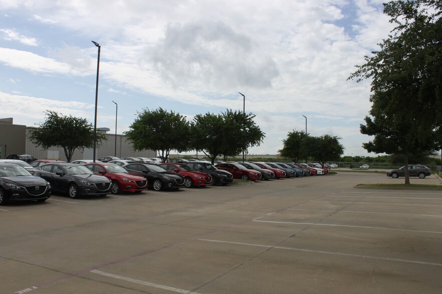 More Photos Of 39490 Lyndon B Johnson Fwy, Dallas Auto Dealership For Lease