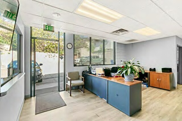 More Photos Of 1461 E Chevy Chase Dr, Glendale Office For Sale