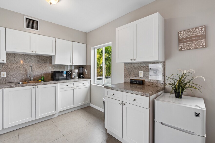 More Photos Of 435 NE 69th St, Miami Multifamily For Sale