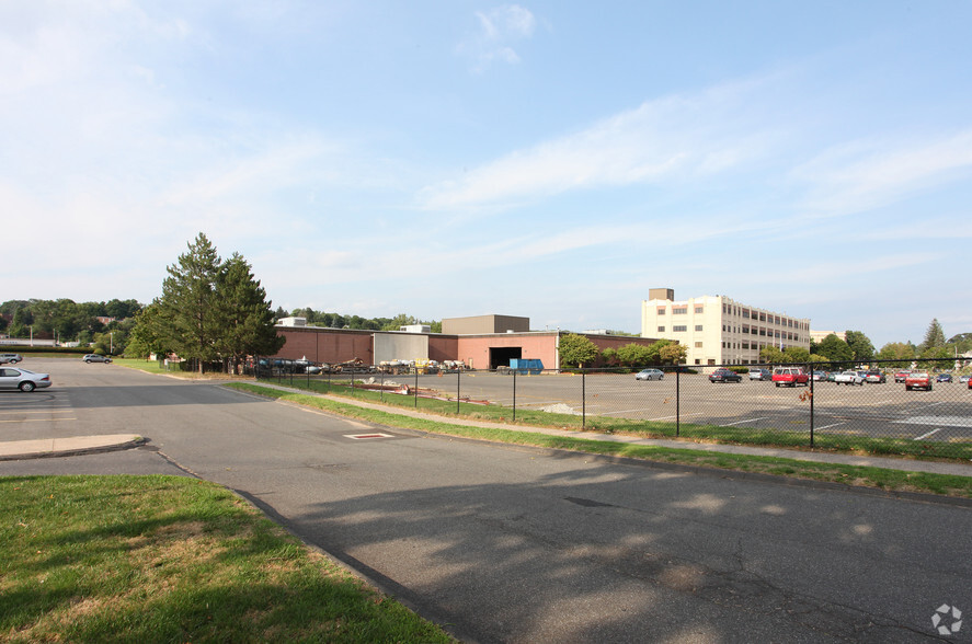 Primary Photo Of 18 Main St, Bristol Manufacturing For Sale