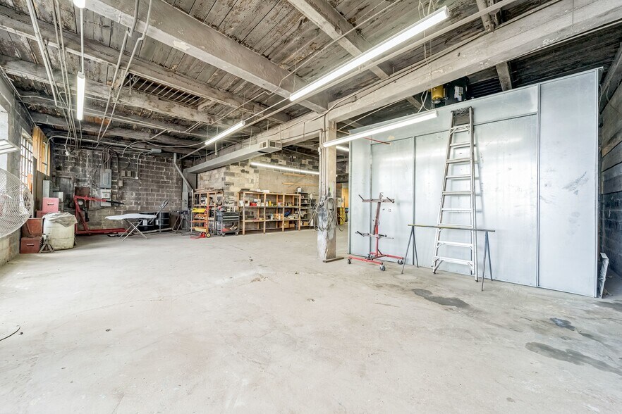 More Photos Of 4423 Belair Rd, Baltimore Auto Repair For Sale