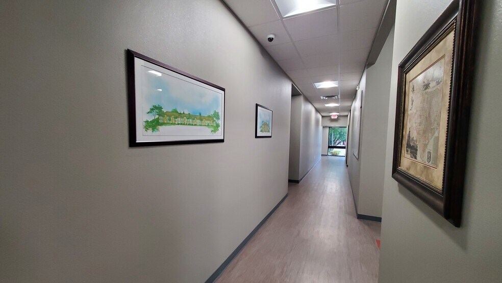 More Photos Of 303 W Calhoun Ave, Temple Office For Sale