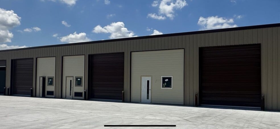 More Photos Of 9353 Mammoth Ave, Baton Rouge Warehouse For Lease