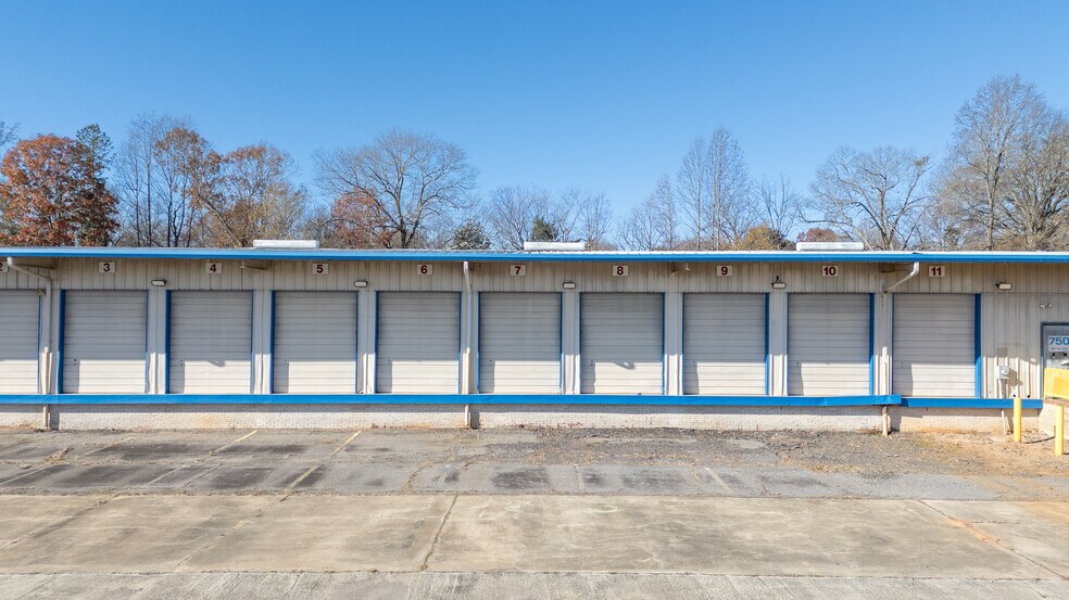 More Photos Of 750 18th St NE, Hickory Truck Terminal For Sale