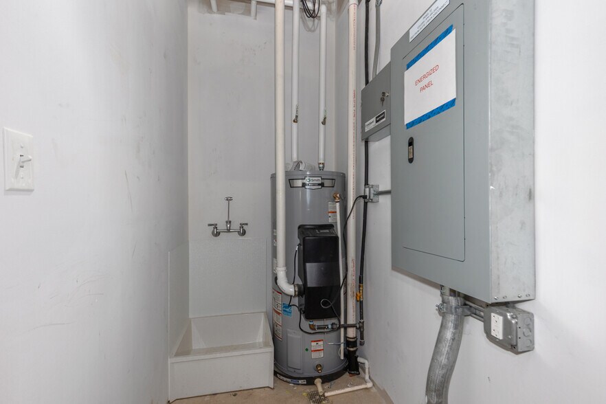 More Photos Of 1010 Cesar E Chavez Ave SW, Grand Rapids General Retail For Lease