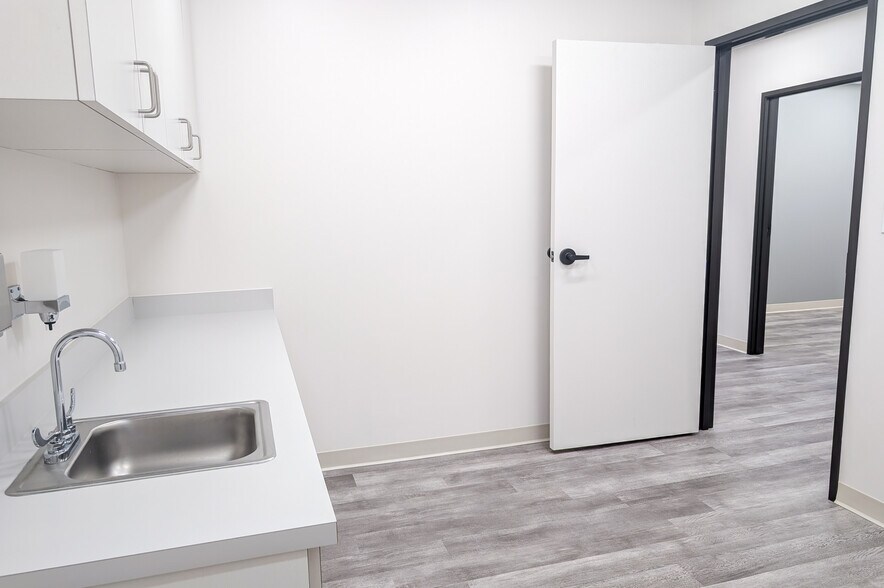 More Photos Of 14615 San Pedro Ave, San Antonio Medical For Lease