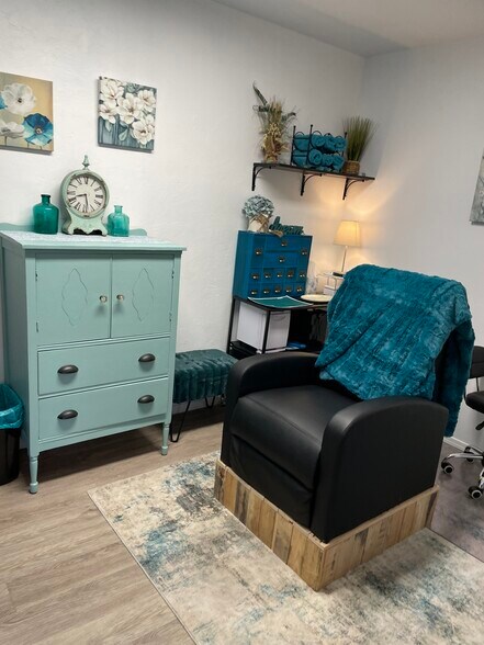 More Photos Of 2245 E State Route 69, Prescott Veterinarian Kennel For Sale