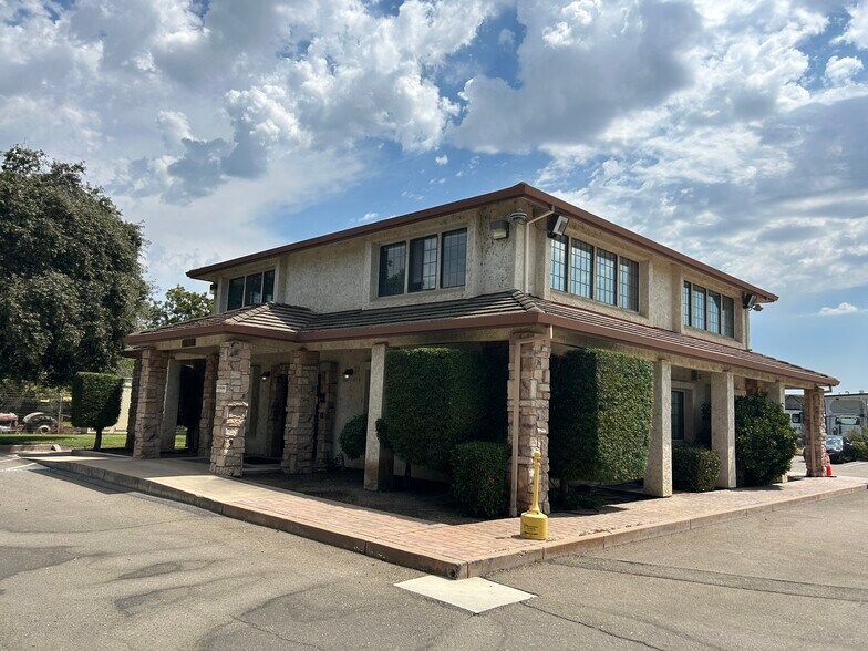 Primary Photo Of 2726 Loomis rd, Stockton Office For Lease