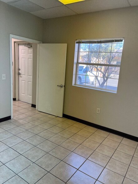 More Photos Of 11601 Pellicano Dr, El Paso Unknown For Lease
