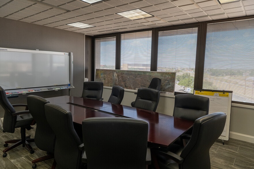 More Photos Of 125 W Missouri Ave, Midland Office For Lease