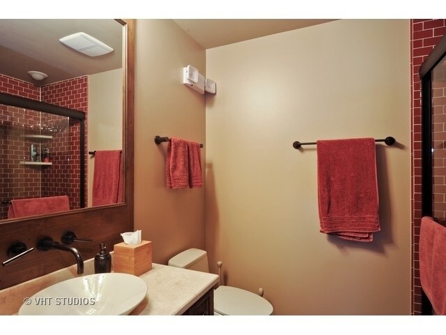 More Photos Of 2132 Green Bay Rd, Highland Park Office For Lease