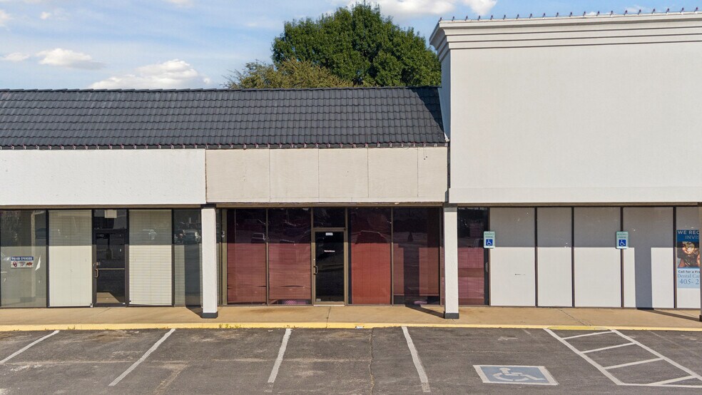 More Photos Of 723-821 W Danforth Rd, Edmond Unknown For Lease