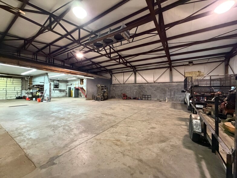 More Photos Of 8431 Maynardville Pike, Knoxville Warehouse For Sale