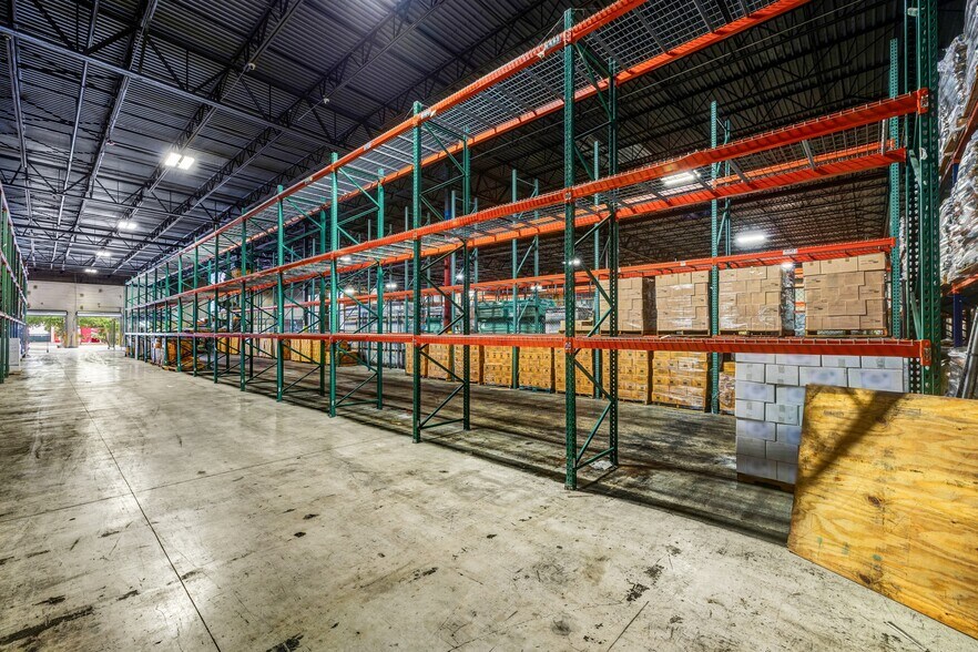 More Photos Of 1120 NW 165th St, Miami Warehouse For Lease
