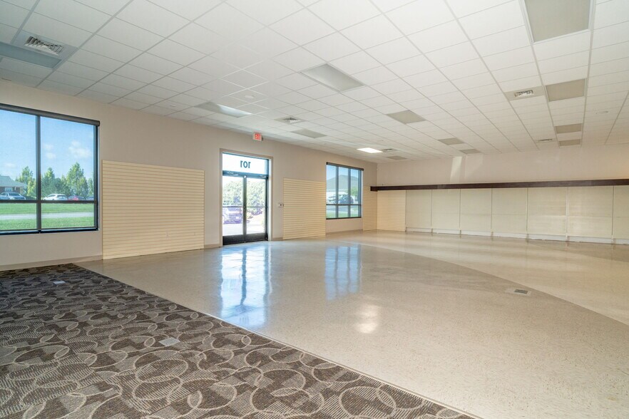 More Photos Of 16 Gosnell, Staunton Medical For Sale