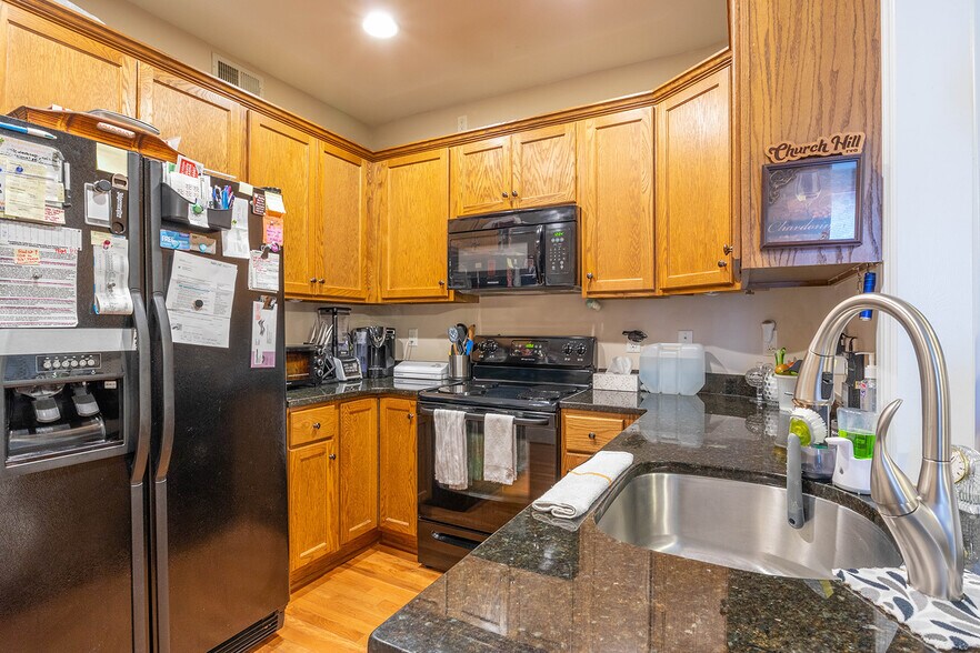 More Photos Of 2707 E Marshall St, Richmond Storefront Retail Residential For Sale