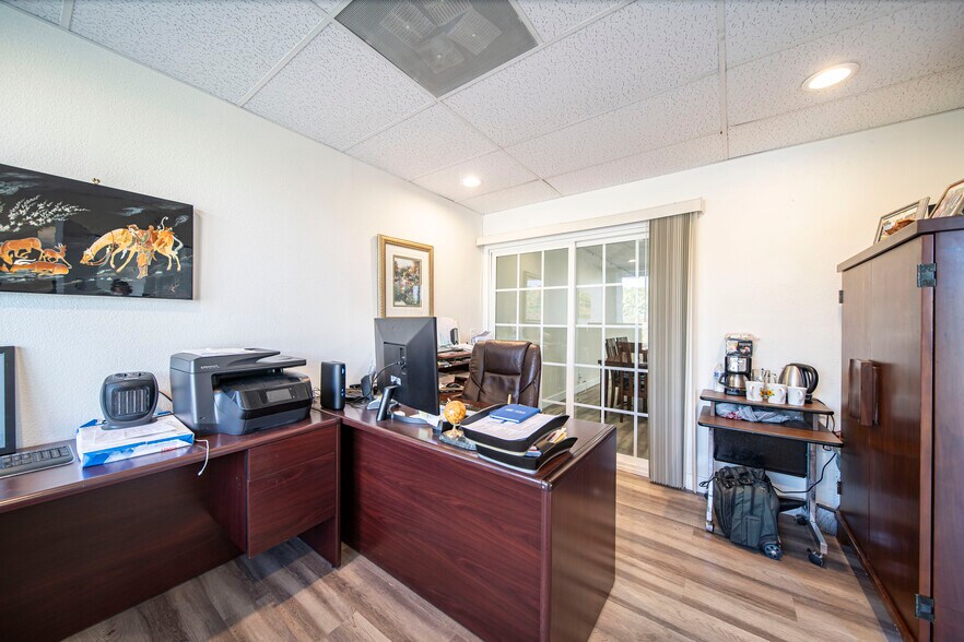 More Photos Of 1230 N Jefferson St, Anaheim Light Distribution For Sale