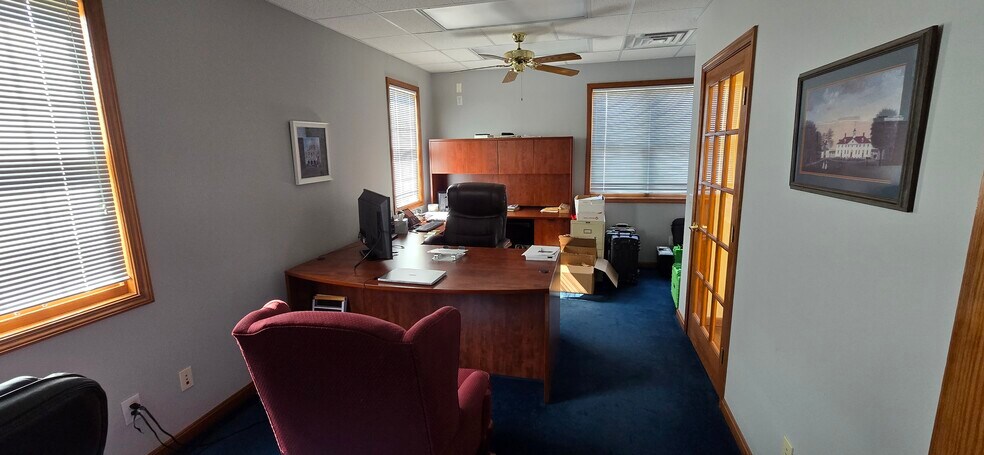 More Photos Of 1004-1010 Vivian Dr, Grafton Office For Sale