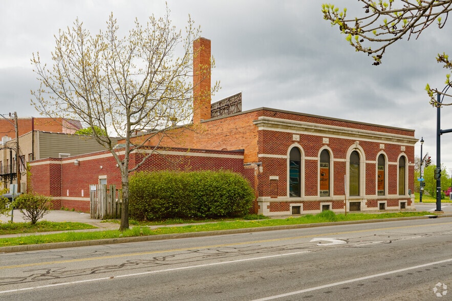 More Photos Of 1495 Lake Ave, Rochester Storefront Retail Office For Sale