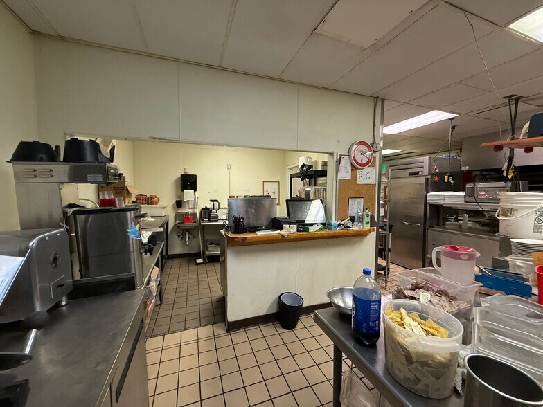 More Photos Of 7600 Alabama St, El Paso Restaurant For Sale