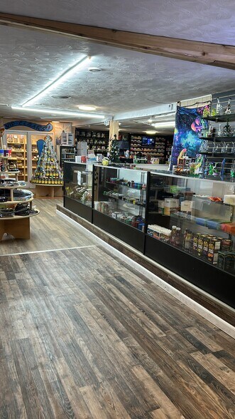 More Photos Of 136-138 N Broad St, Fairborn Storefront Retail Office For Sale