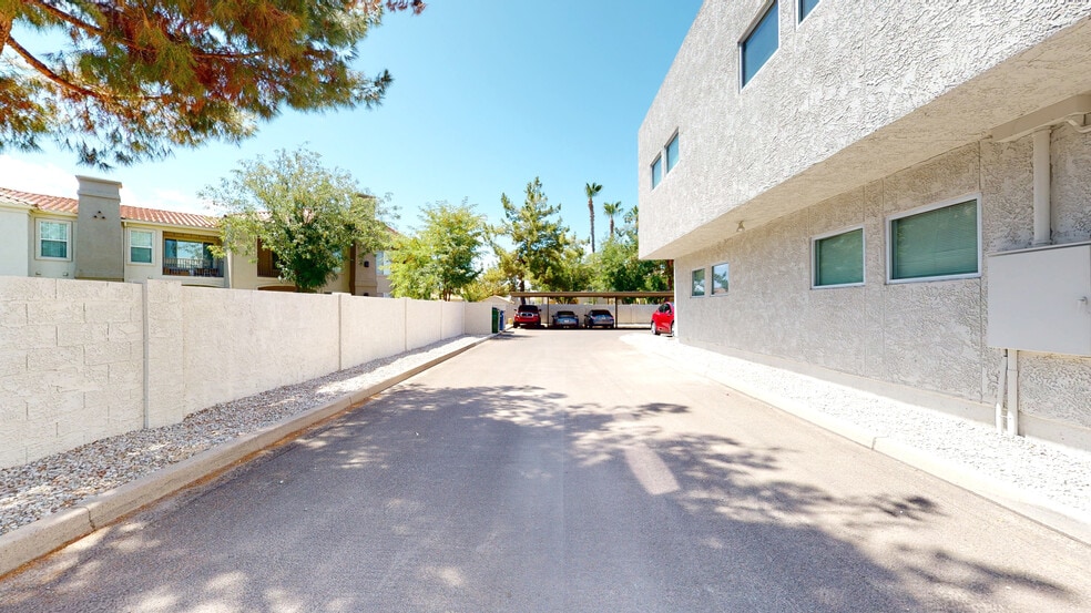 More Photos Of 955 W Chandler Blvd, Chandler Medical For Lease