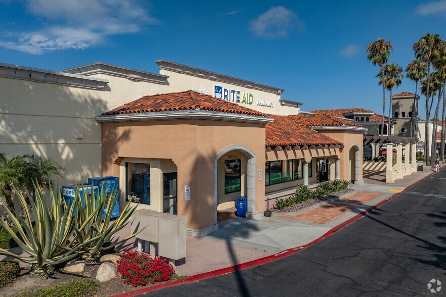 More Photos Of 7100 Avenida Encinas, Carlsbad Drugstore For Lease
