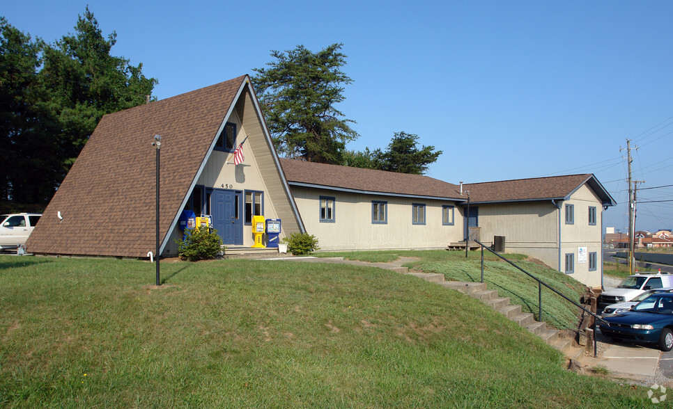 Primary Photo Of 450 Airport Rd, Fletcher Office For Lease