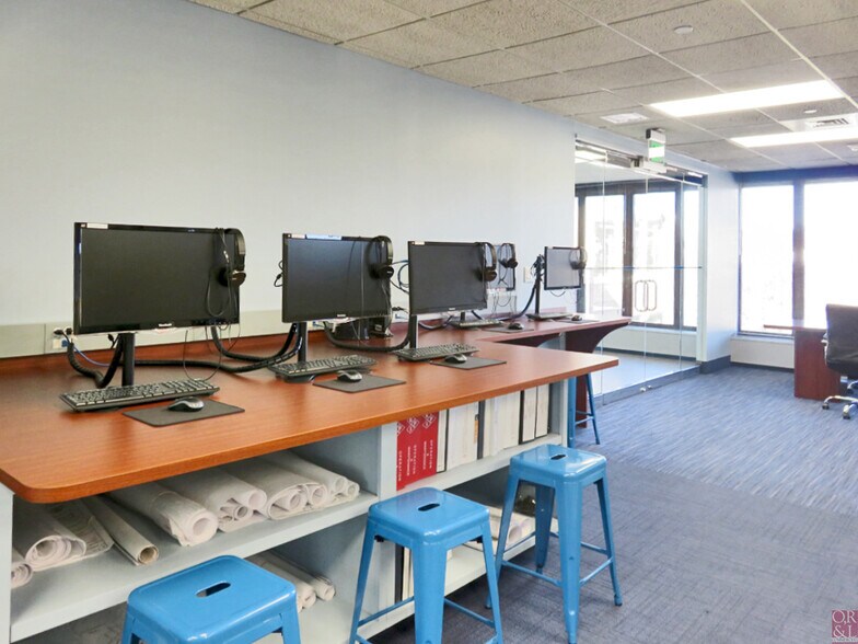 More Photos Of 10 Main St, Bristol Office For Lease