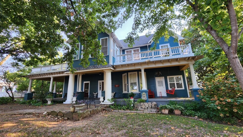 More Photos Of 224 W Chickasaw St, Tahlequah Hospitality For Sale